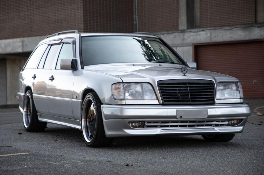  Mercedes-Benz 300 TE 4Matic (S124) 1993 года  (фото 1 из 89)